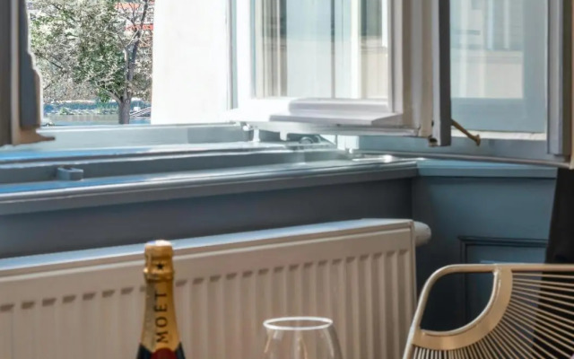 Emperor Castle View Suite