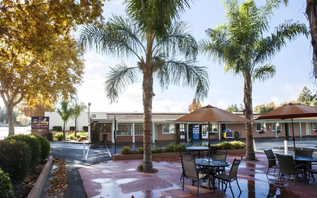 Tri-Valley Inn & Suites