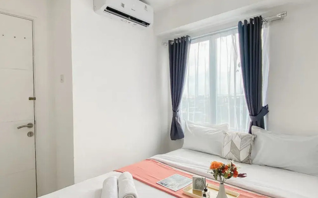 Good Place And Homey 2Br Bassura City Apartment Near Mall