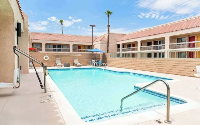 Signature Inn Indio I-10