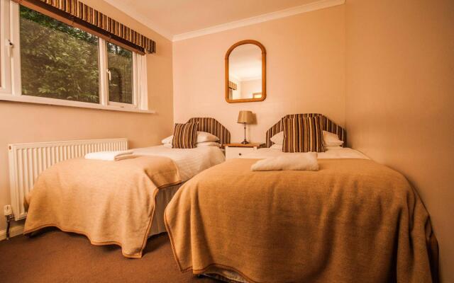 The Manor Hotel