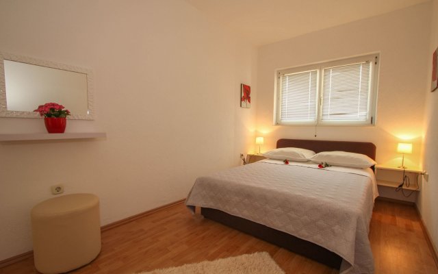 Apartment Vera - with nice view: A2 Trogir, Riviera Trogir