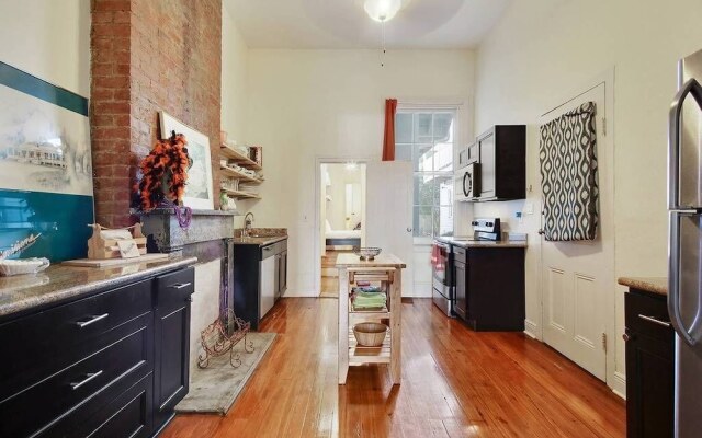 Montgomery Apartments on Magazine Street