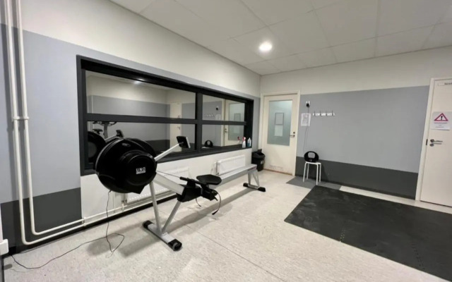 Suite - King Size Bed - Gym&Wifi - Indoor Parking
