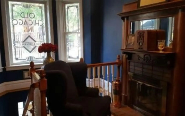 Old Chicago Inn