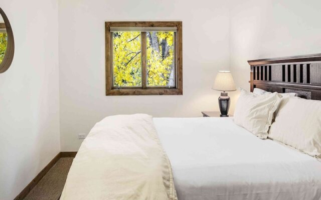 Timberfalls 1005 3 Bedroom Condo by RedAwning