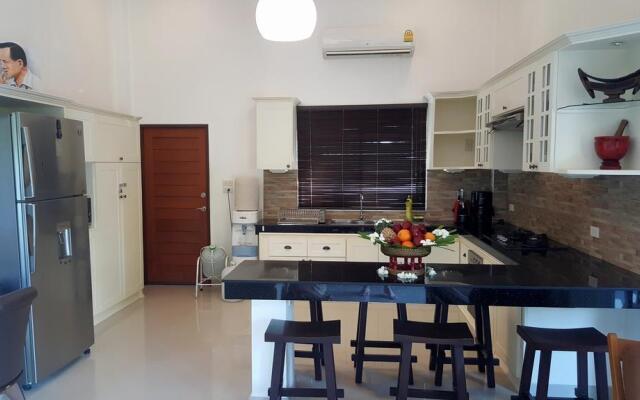 Elephas Villa
