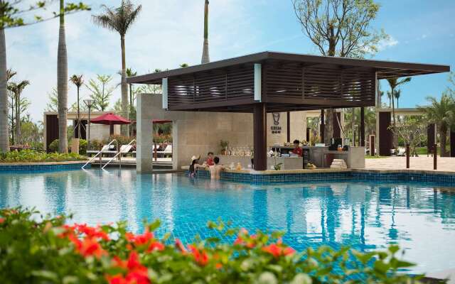 Crowne Resort Spa  Beach Resort Hainan