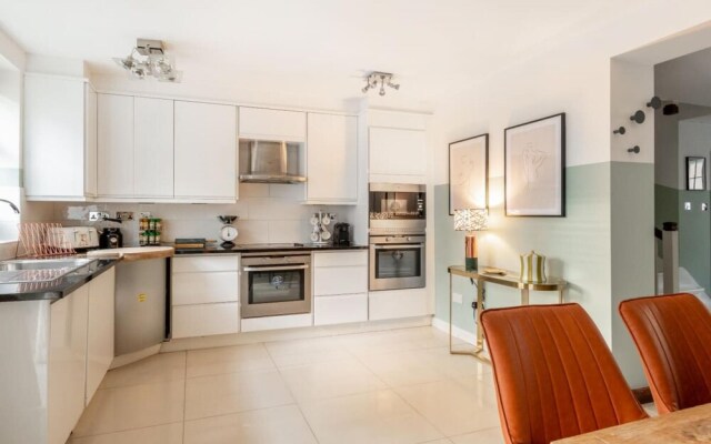 The Southwick Sanctuary - Large & Modern 6bdr with Terrace