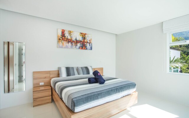 Elegant Designer 4BR Pool Villa Skylight