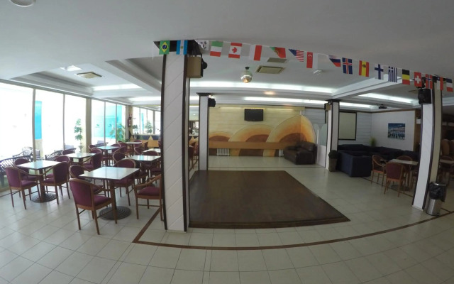 Hotel Golden Sand
