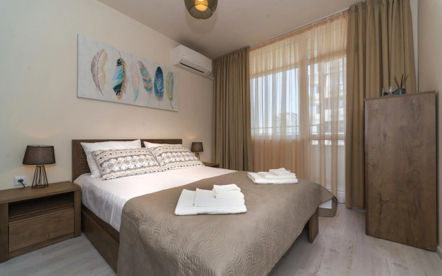 Alma Apartment - Stylish 1BD Flat with Balcony