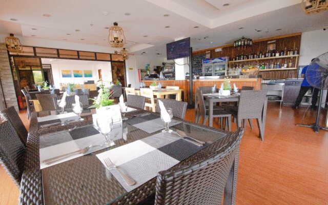 Skylodge Resort