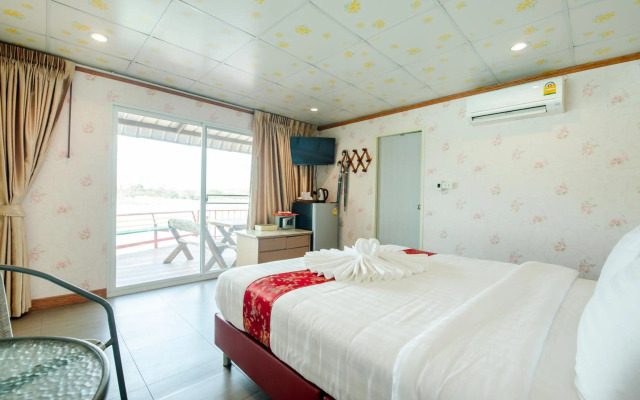Golden Dragon Resort