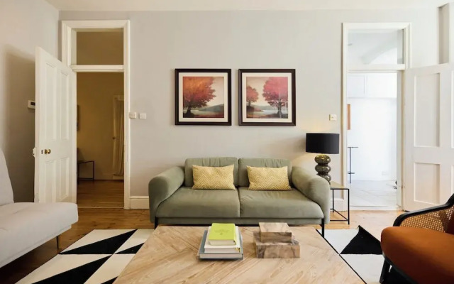 The West Kensington Hideout - Cozy 2bdr Flat With Garden