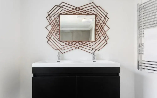 The Historic Gem - Sleek & Central 3bdr Maisonette