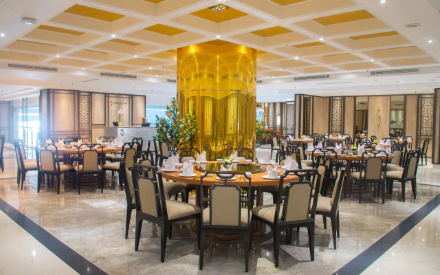 Gumaya Tower Hotel Semarang