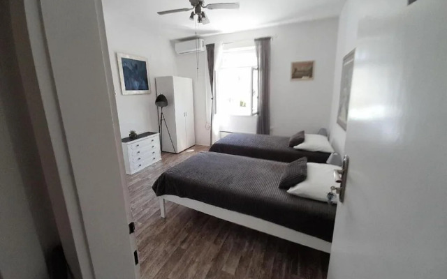 Apartment Regina - Duplex Two Bedroom Apartment