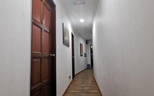 90372 Greybirds Hostel