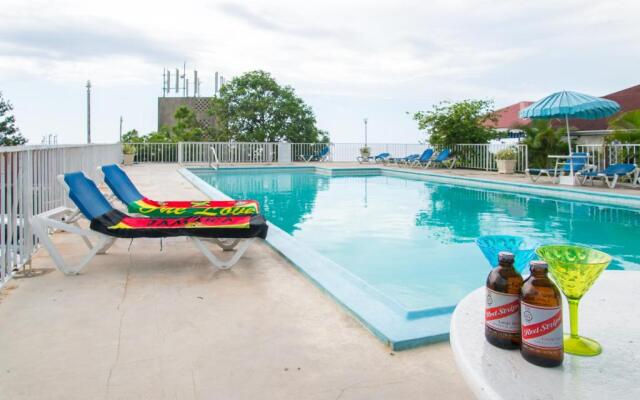 Deluxe Montego Bay Club Studio & Suites