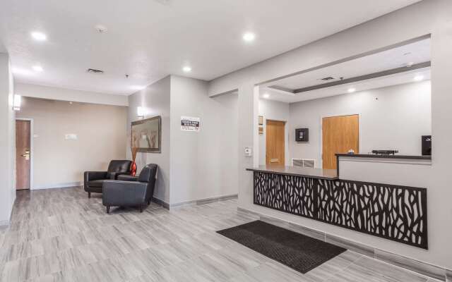 Quality Inn & Suites Omaha Chalco