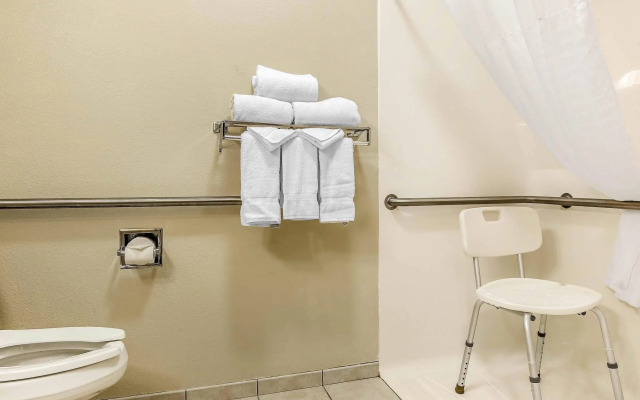 Comfort Inn & Suites