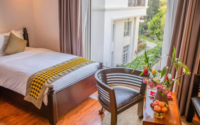 La Rose Suites