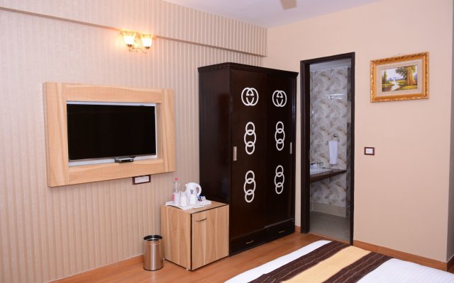 Hotel S. K Crown Park Naraina