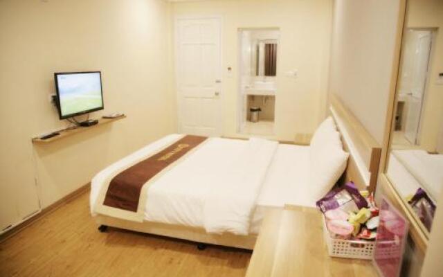 City Hotel