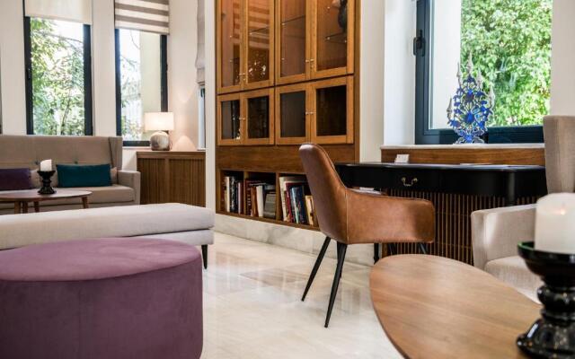 Avra City Boutique Hotel