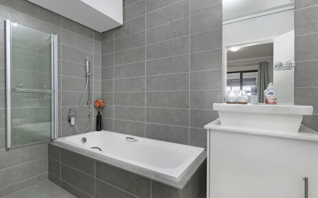 Waters Edge 220