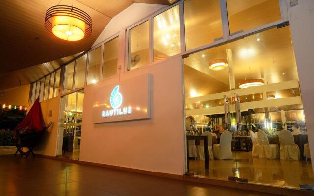 Bella Vista Waterfront Resort