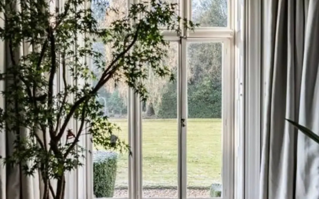 Host Stay Bressingham Lodge