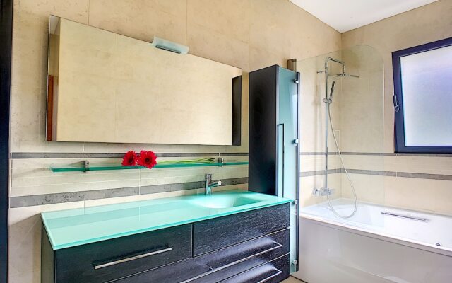 Villa Mar do Norte by MHM
