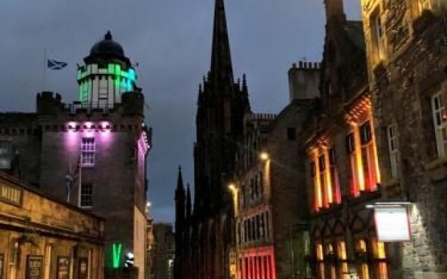 Stylish Studio on the Royal Mile