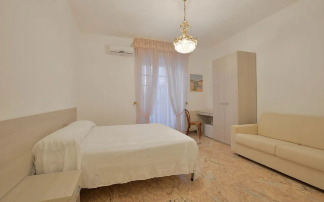 Hotel La Marina