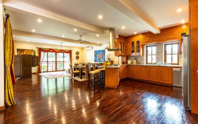 3 BR Pool Villa in Great Location CV3