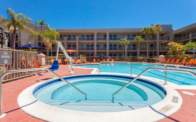 La Quinta Inn & Suites by Wyndham Ft. Myers-Sanibel Gateway