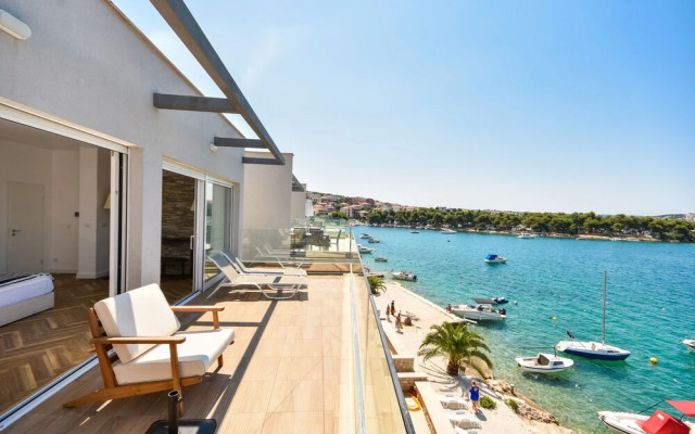 Livingstone Beach House