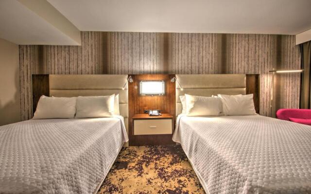 The Grand Tuscany Hotel