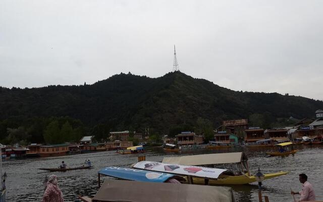 Houseboat Prince Of Bombay