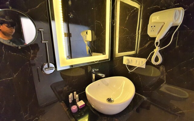 Shanti Solitaire Arpora