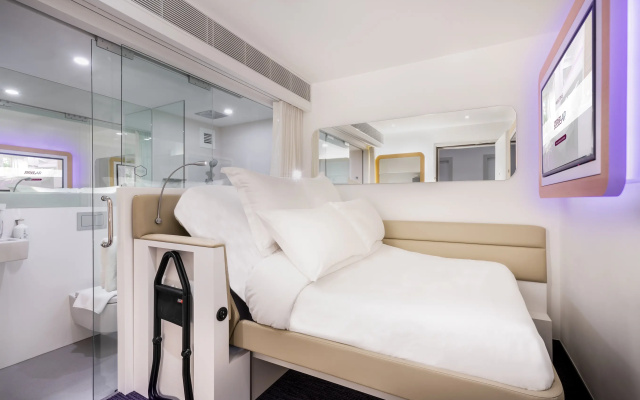 YOTELAIR Singapore Changi Airport - Image 6