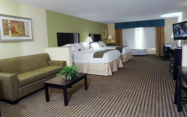 Holiday Inn Express & Suites Carthage by IHG