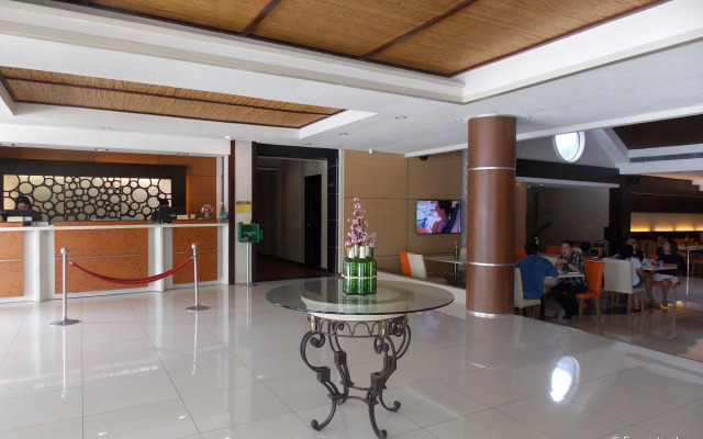 Circle Inn - Hotel & Suites