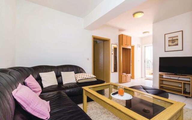 Stunning Home in Opric With Wifi and 1 Bedrooms
