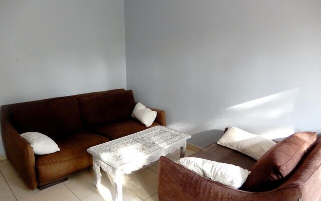 Apartment With One Bedroom In La Possession With Enclosed Garden And Wifi