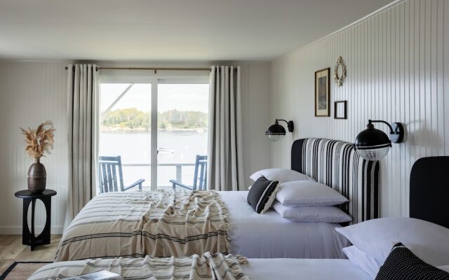 Bluebird Ocean Point Inn