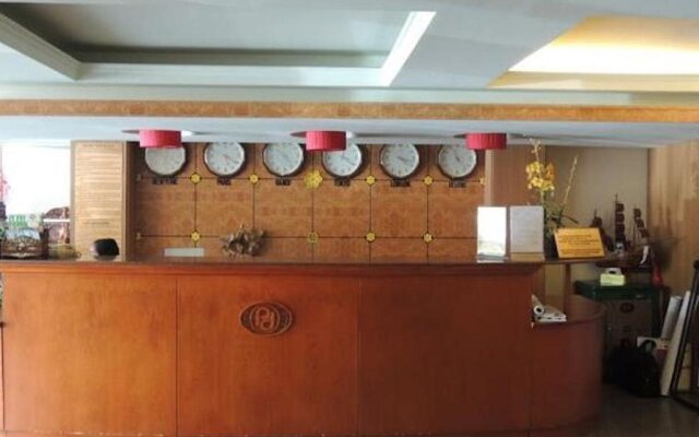 Phuong Dong Hotel