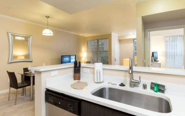 Global Luxury Suites at San Fernando